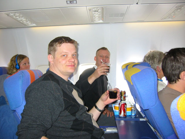 Room Service Thore Johansen 69 88 10 41